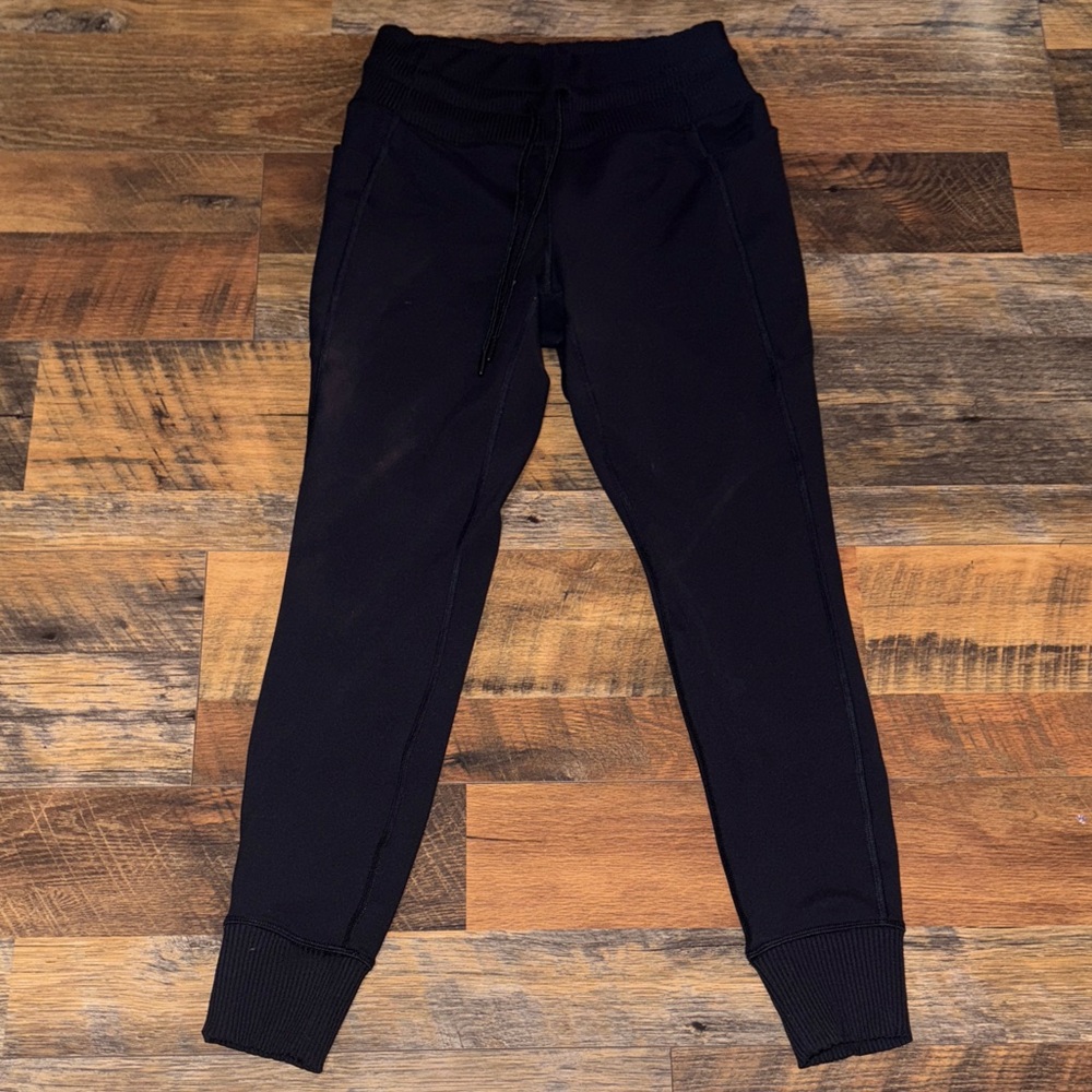 Avalanche Black Joggers for Women‎